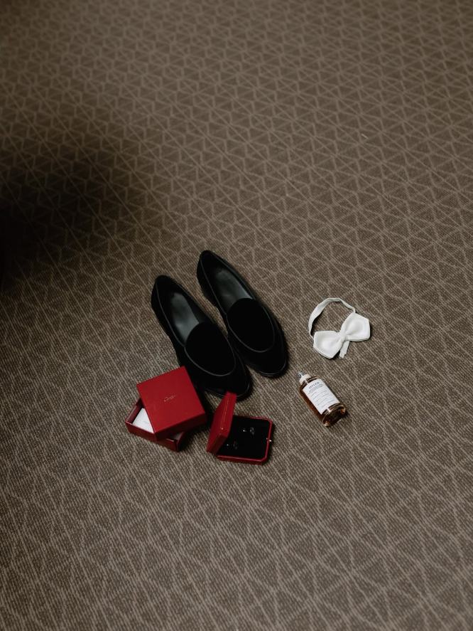 Detalles del novio antes de la boda