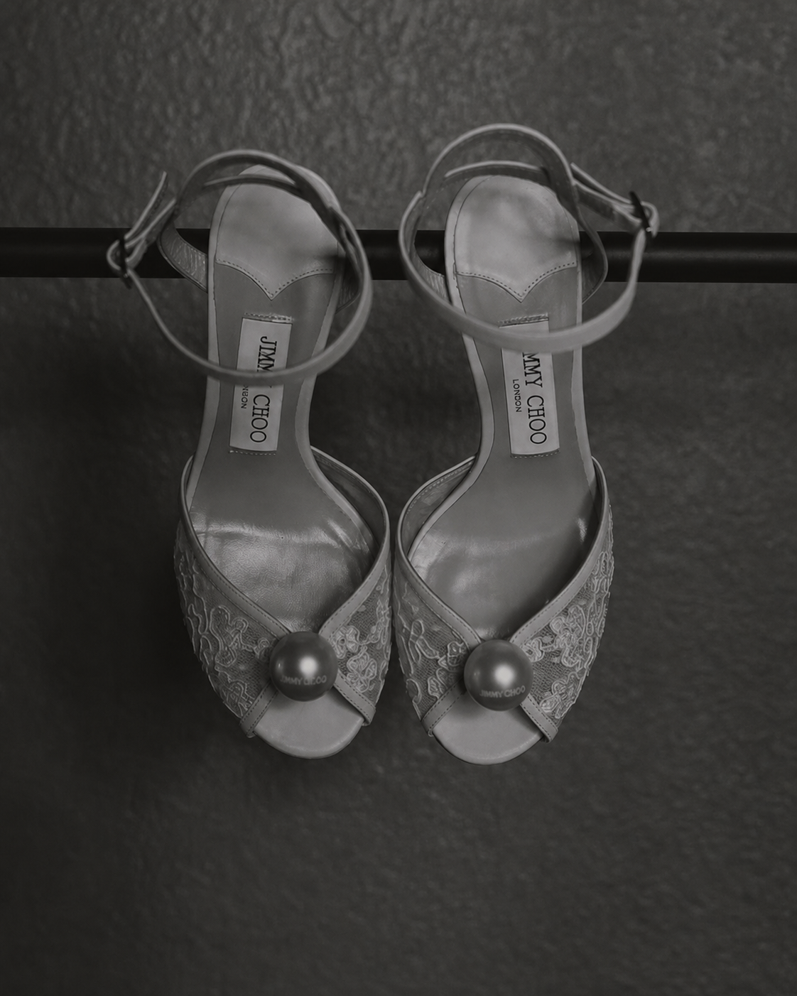 Zapatos de novia Jimmy Choo en blanco y negro